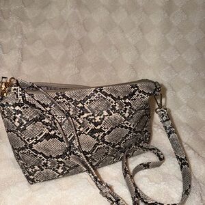 Stylish Snake Print Shoulder Bag